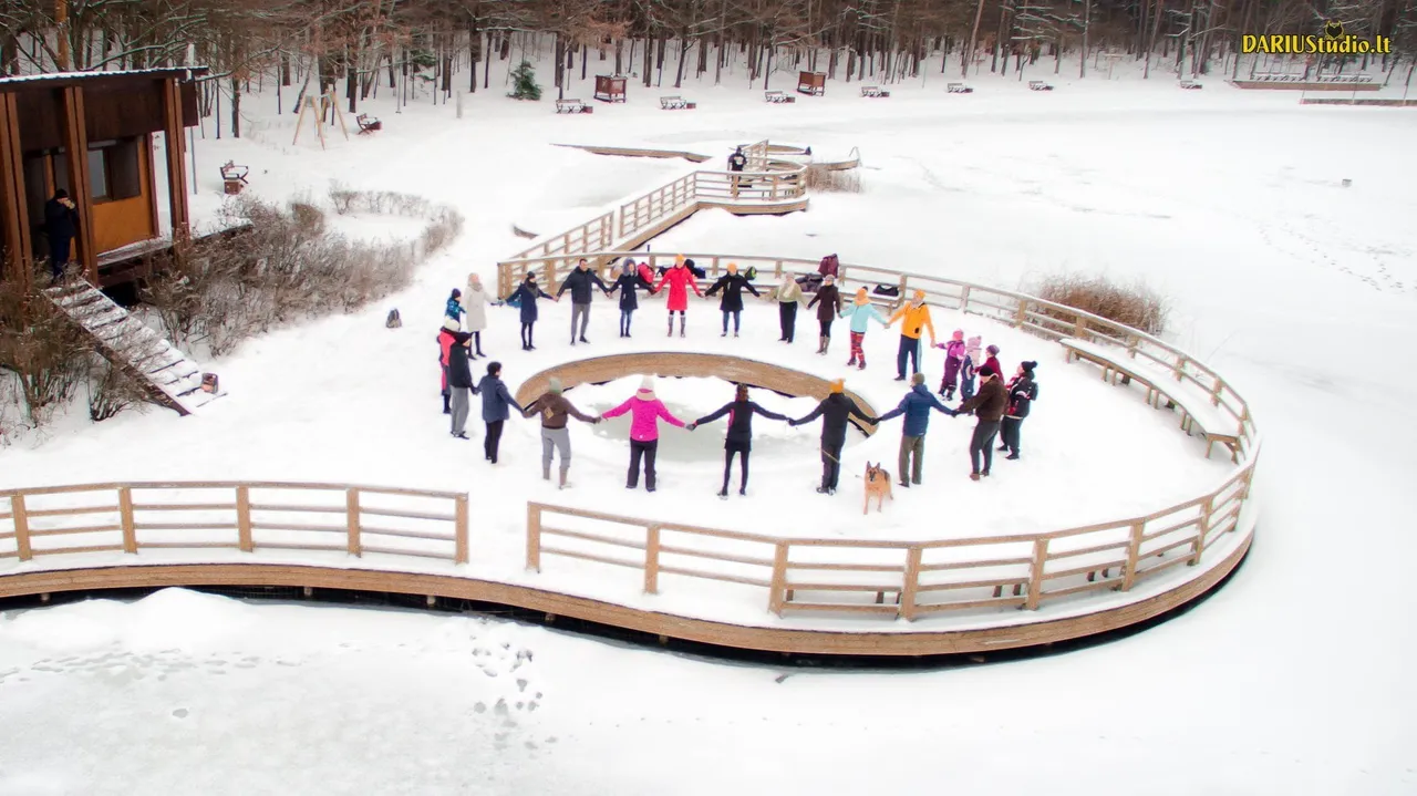 7 prie dailides ezerelio