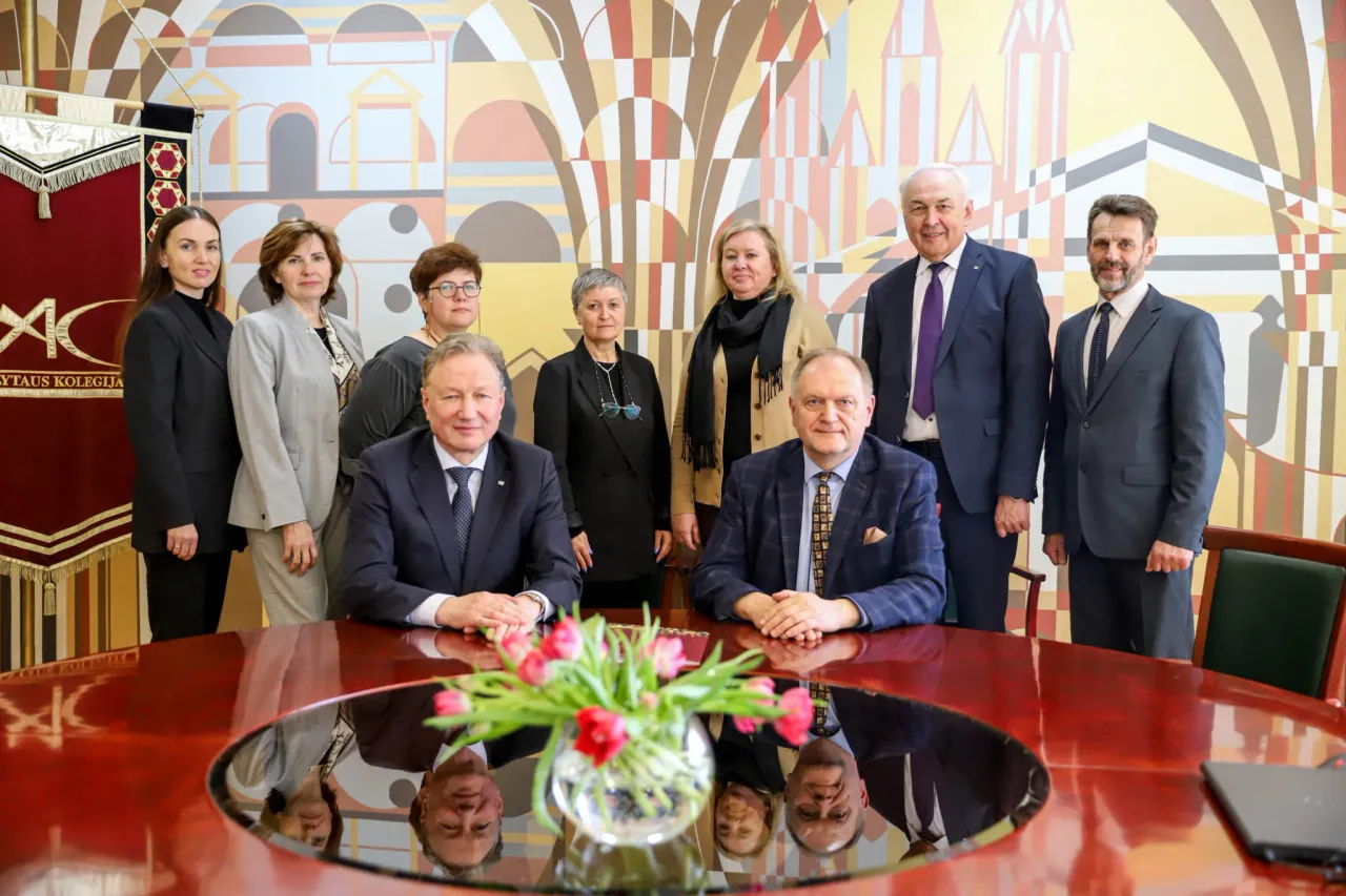 akolkl2 1 2048x1365 1 jpg