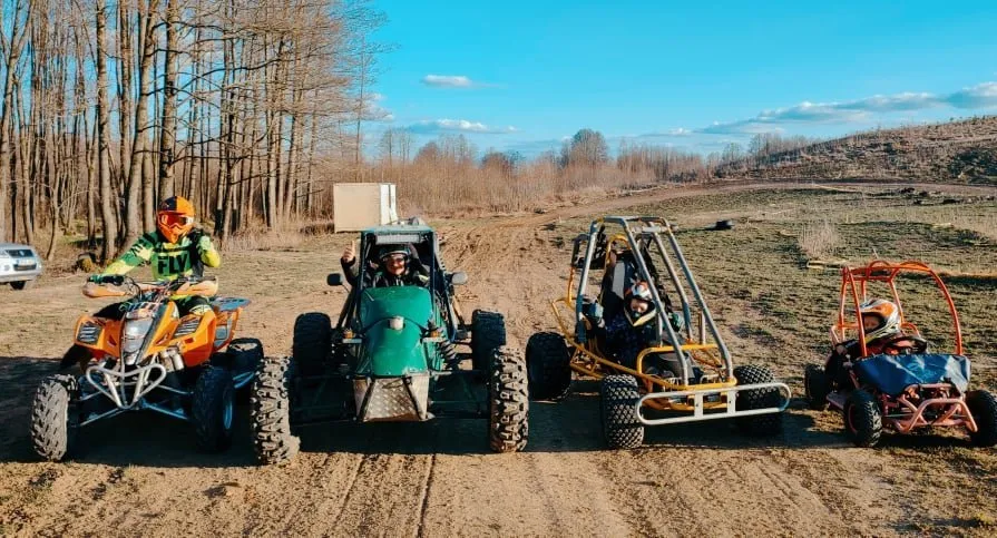 alatauskas su seima bagiu trasoje