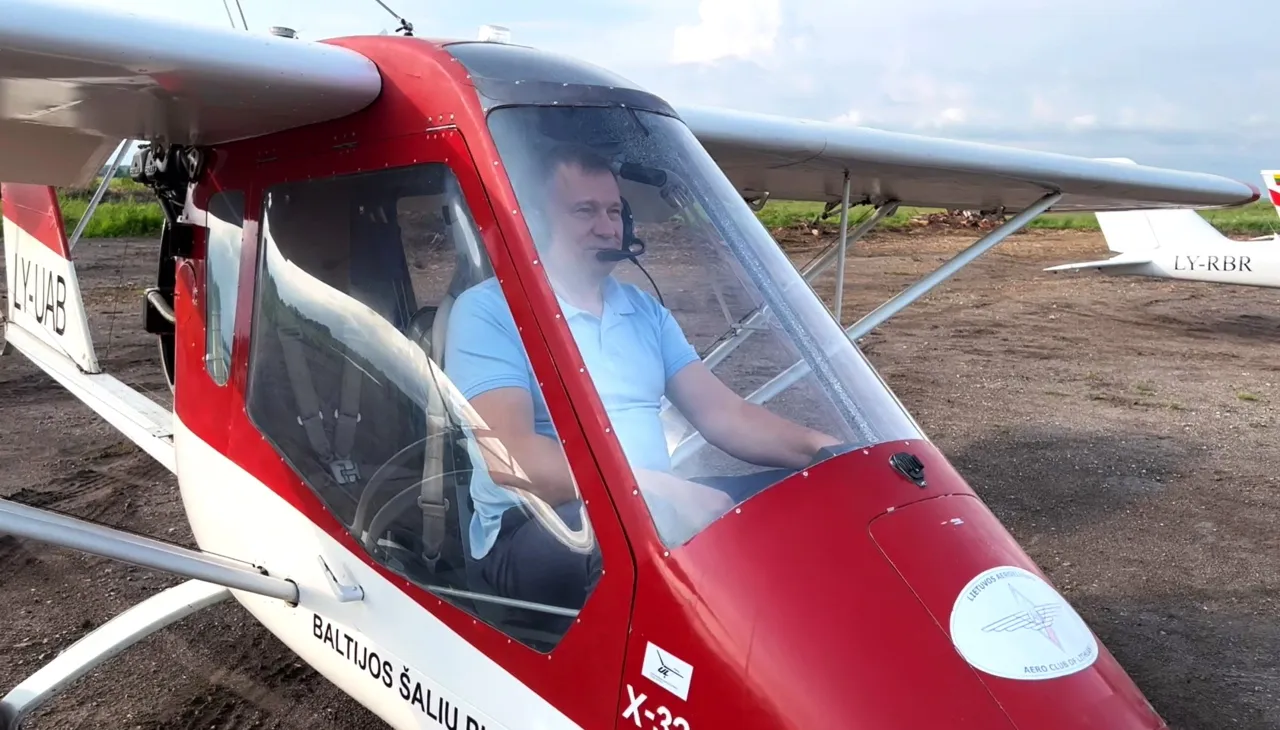 alytaus rajono savivaldybes meras algirdas vrubliauskas skrydzio metu apzvelge alytaus rajona is paukscio srydzio scaled