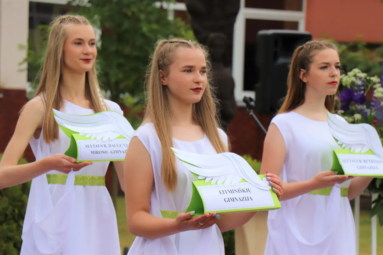 apie 300 moksleiviu is 20 ies lietuvos mokyklu varzesi prezidento jaunysteje pamegtose sportinese rungtyse scaled