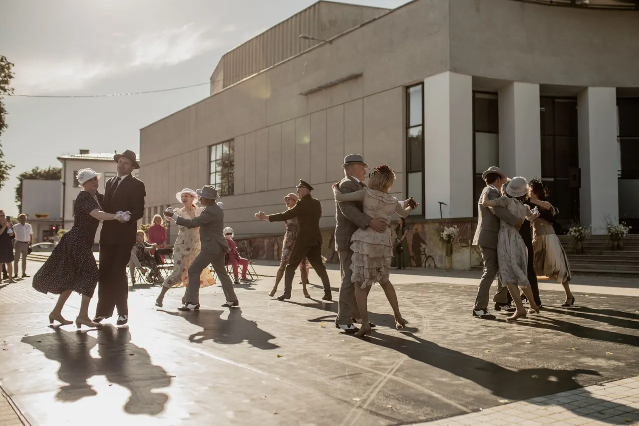 archyvu metai misko mote 18