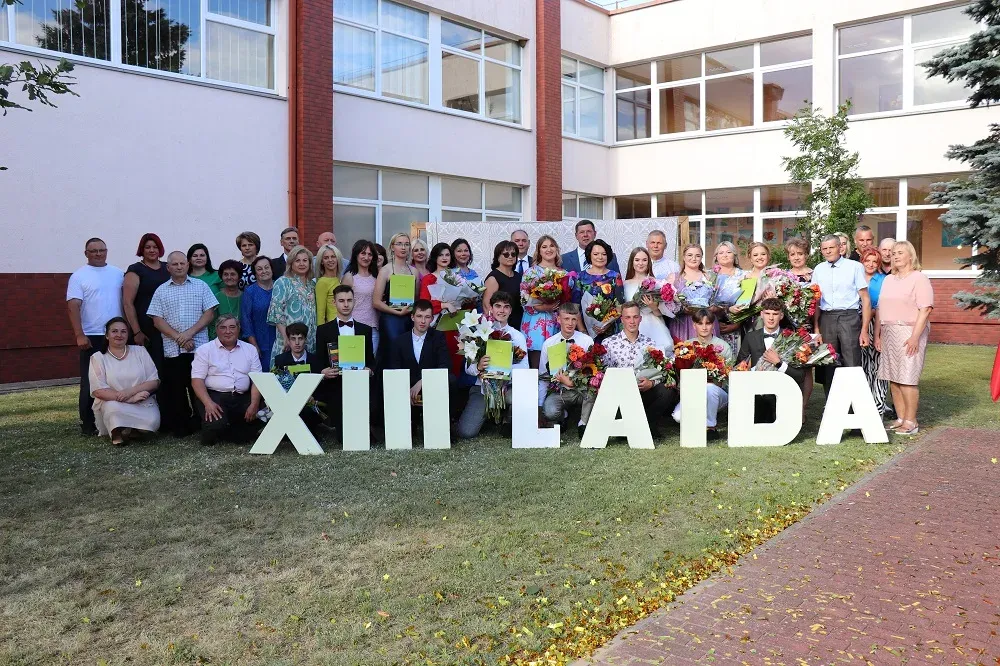 butrimoniu gimnazijos abiturientu laida jpg