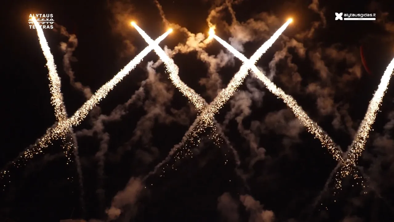 com media atidarymas00 20 10 05still010 1