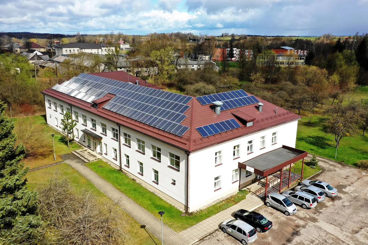 daugu palaikomojo gydymo ir slaugos ligonineje irengta saules elektrine