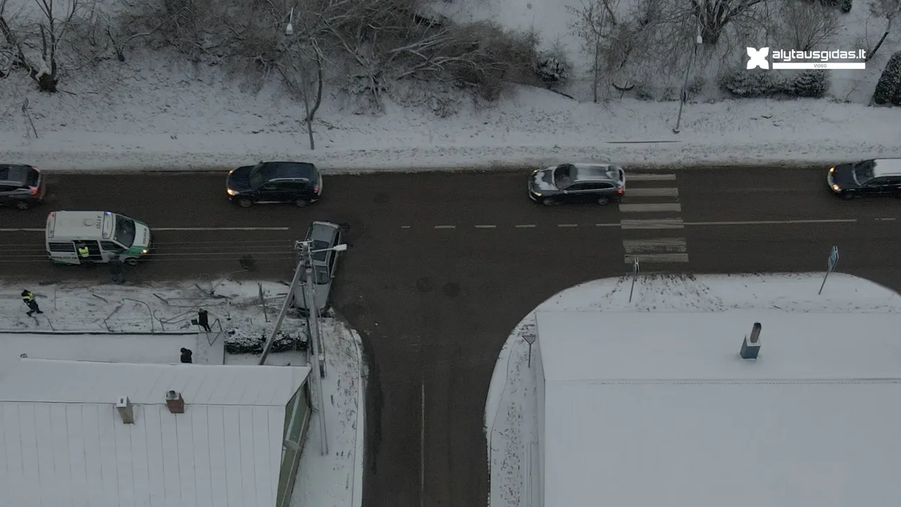 dji 066600 00 01 25still001