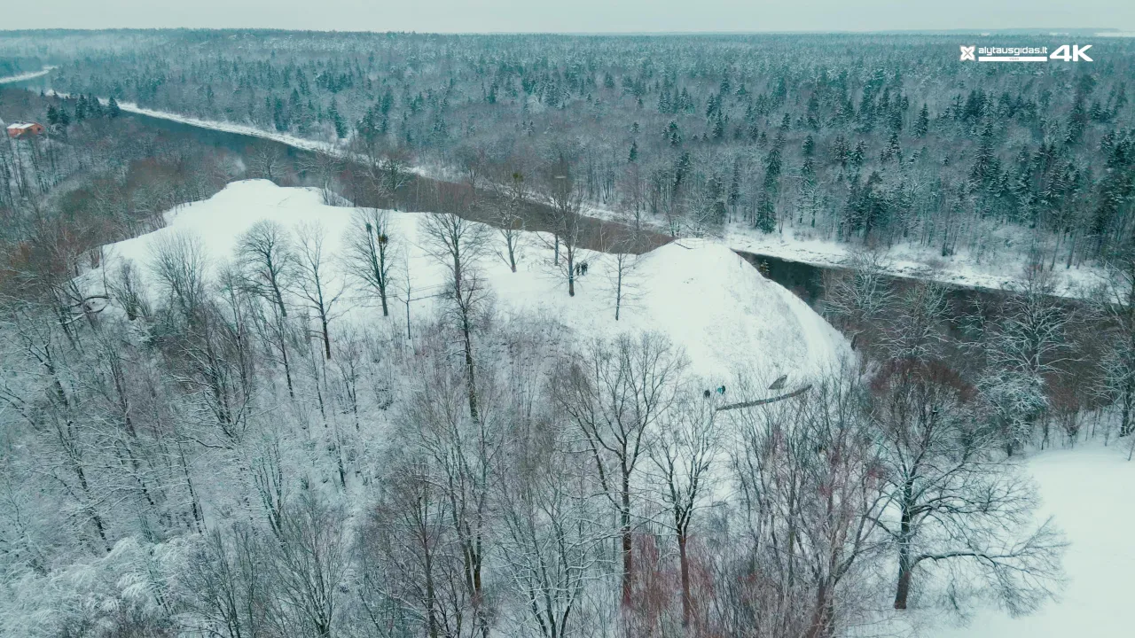 dji 074700 03 17 40063still008 scaled