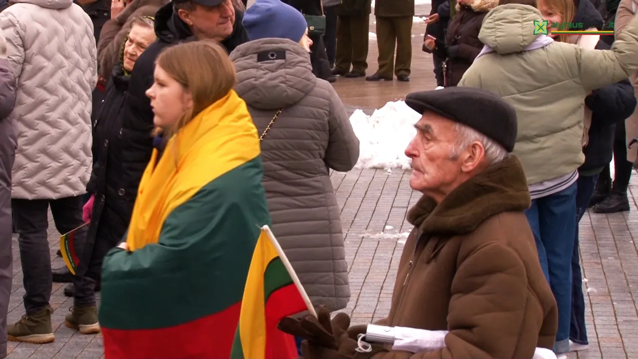 dscf008700 04 44 07still027 jpg