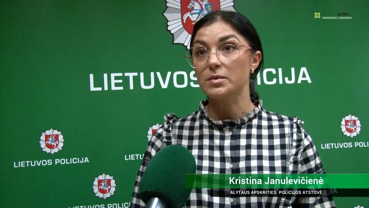 dscf892000 05 04 16still006