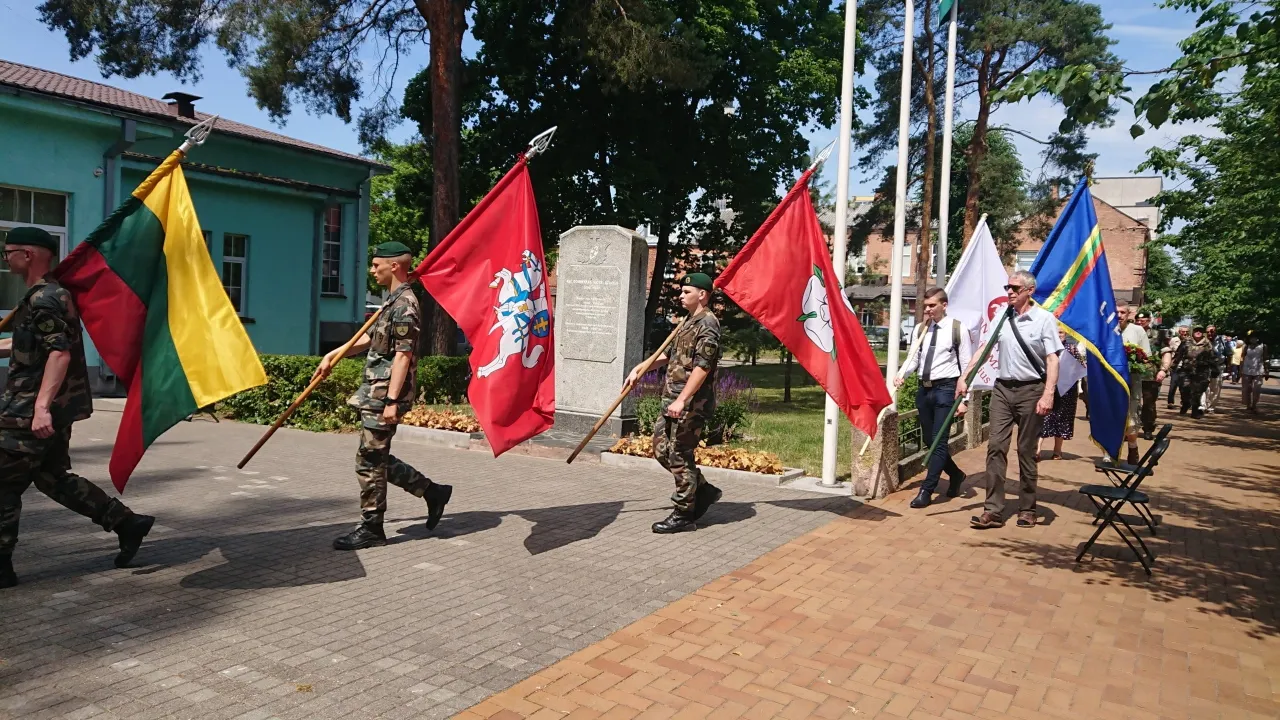 dscpdc 0003 burst20210623130207998 cover scaled