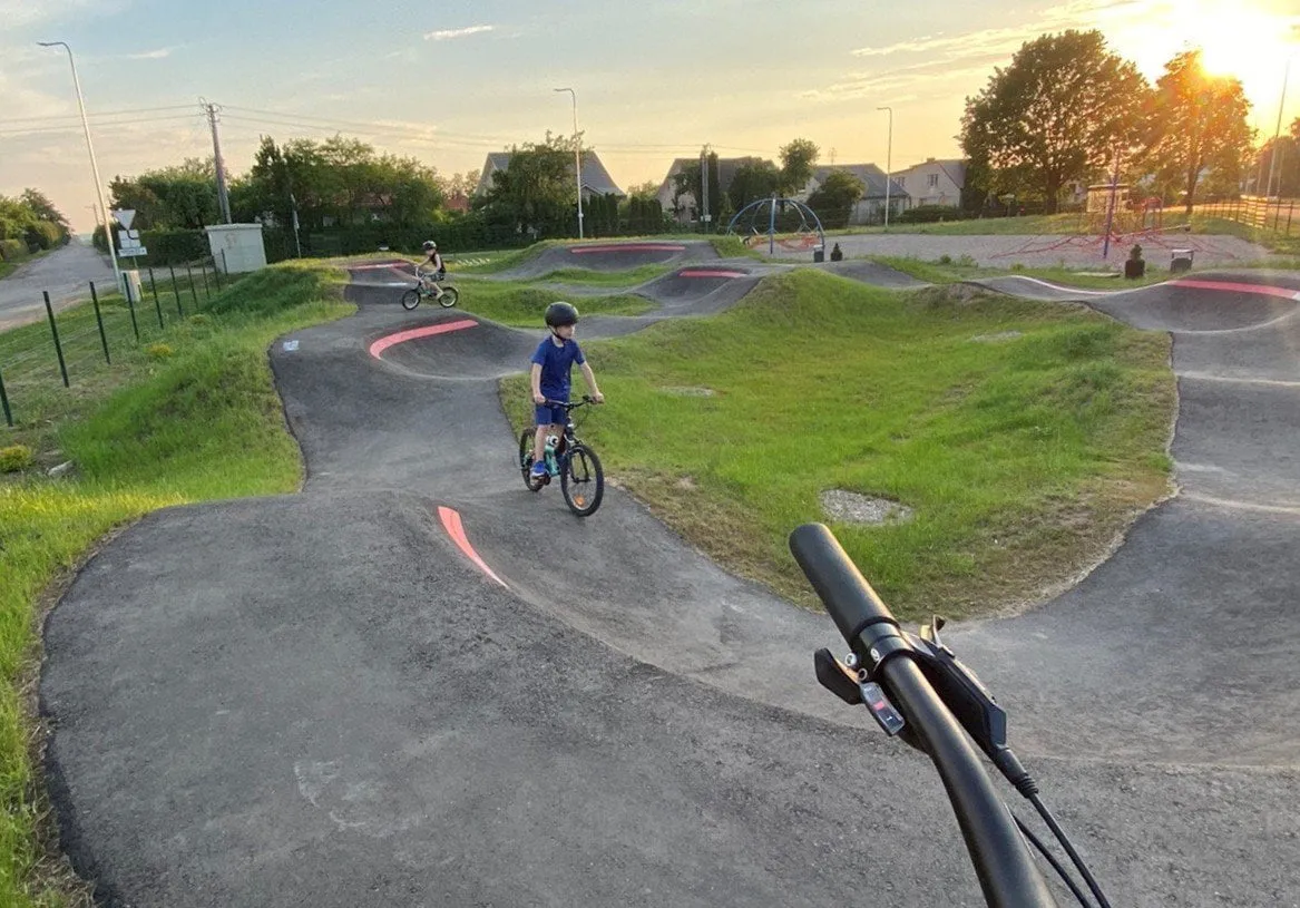 dviratinink riedutininku riedlenciu erdve miklusenuosesss