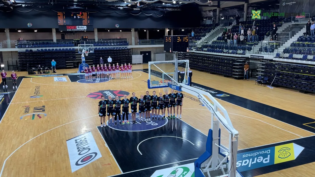 forthcoming dance jade wii00 00 31 21still004