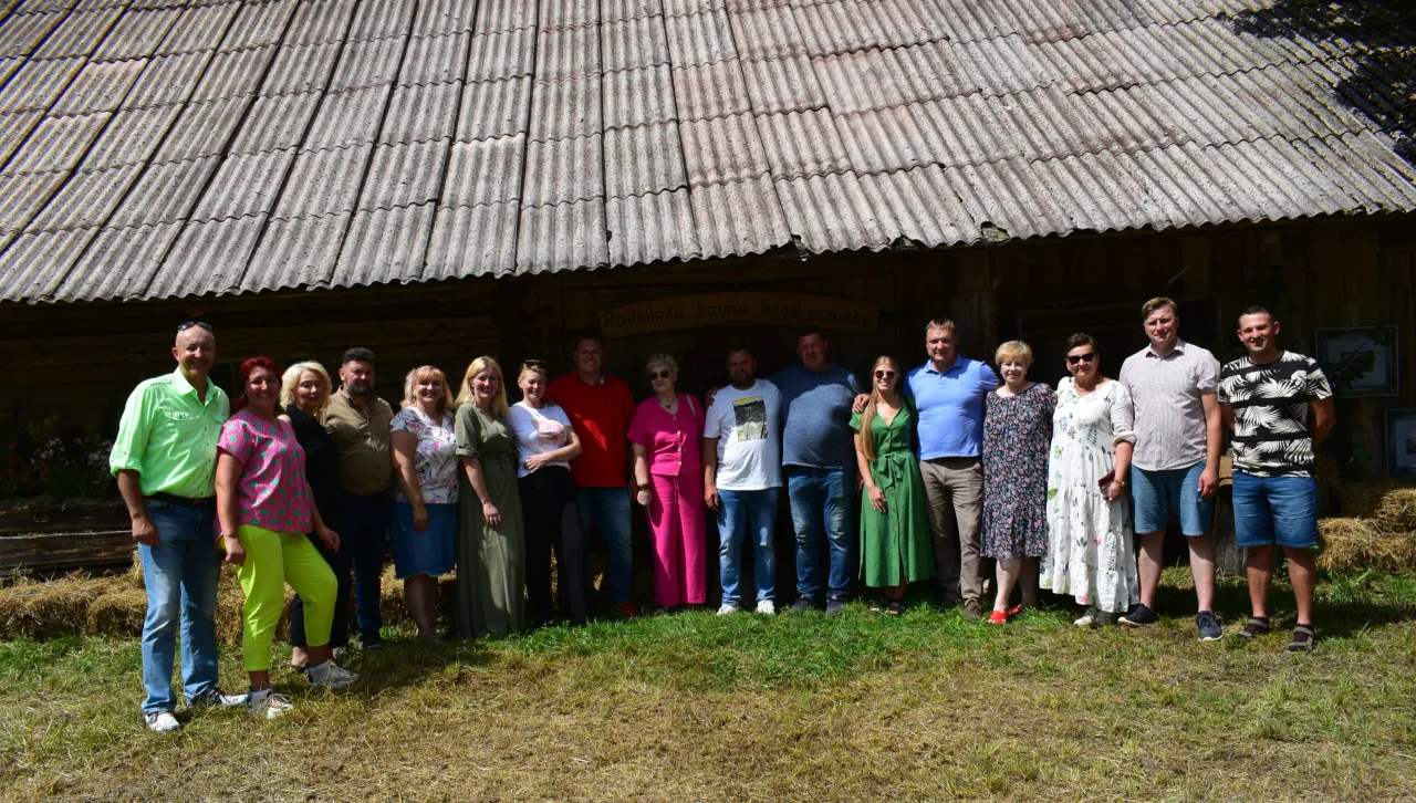 fotografavo ieva drobnyte dalis sventes dalyviu su sveciais is alytaus rajono savivaldybes10 scaled