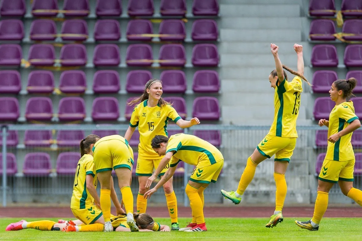 futltbalt0000023806 1200 800 withoutgrow