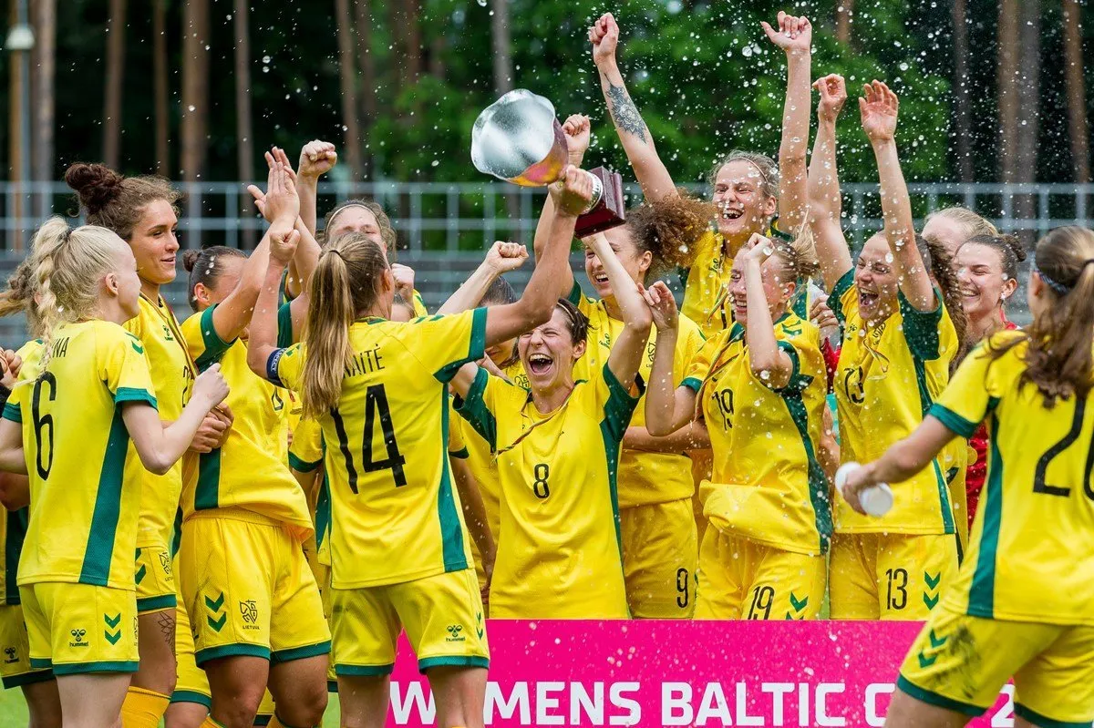 futltbalt0000023819 1200 800 withoutgrow