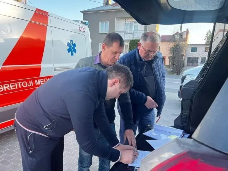 g chscenavicius vyko perduoti greitosios pagalbos automobili ukrainai m