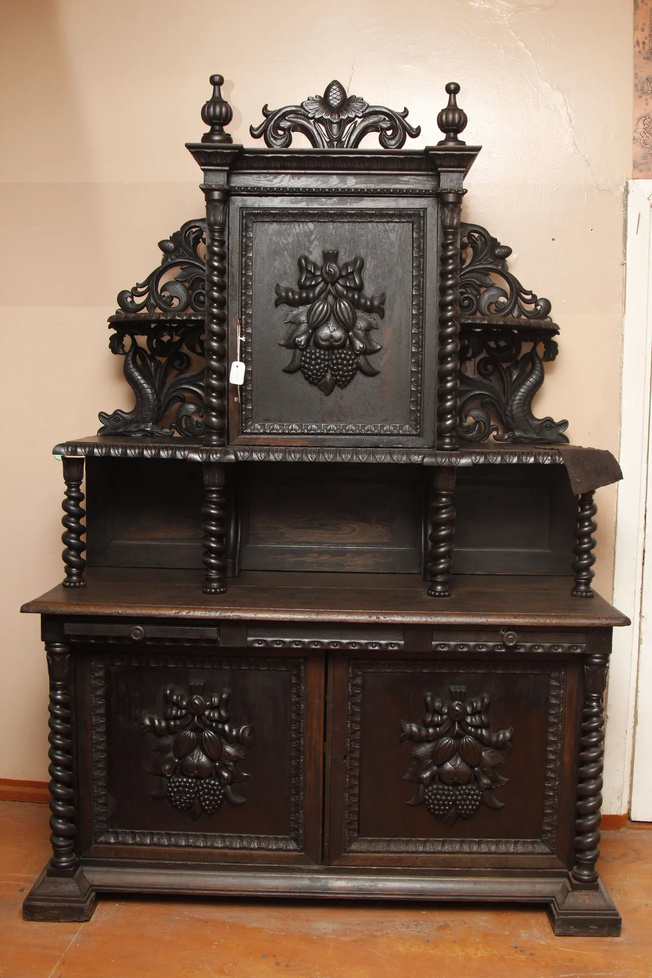 g tamosiunienes nuotr 2 zydiskas bufetas