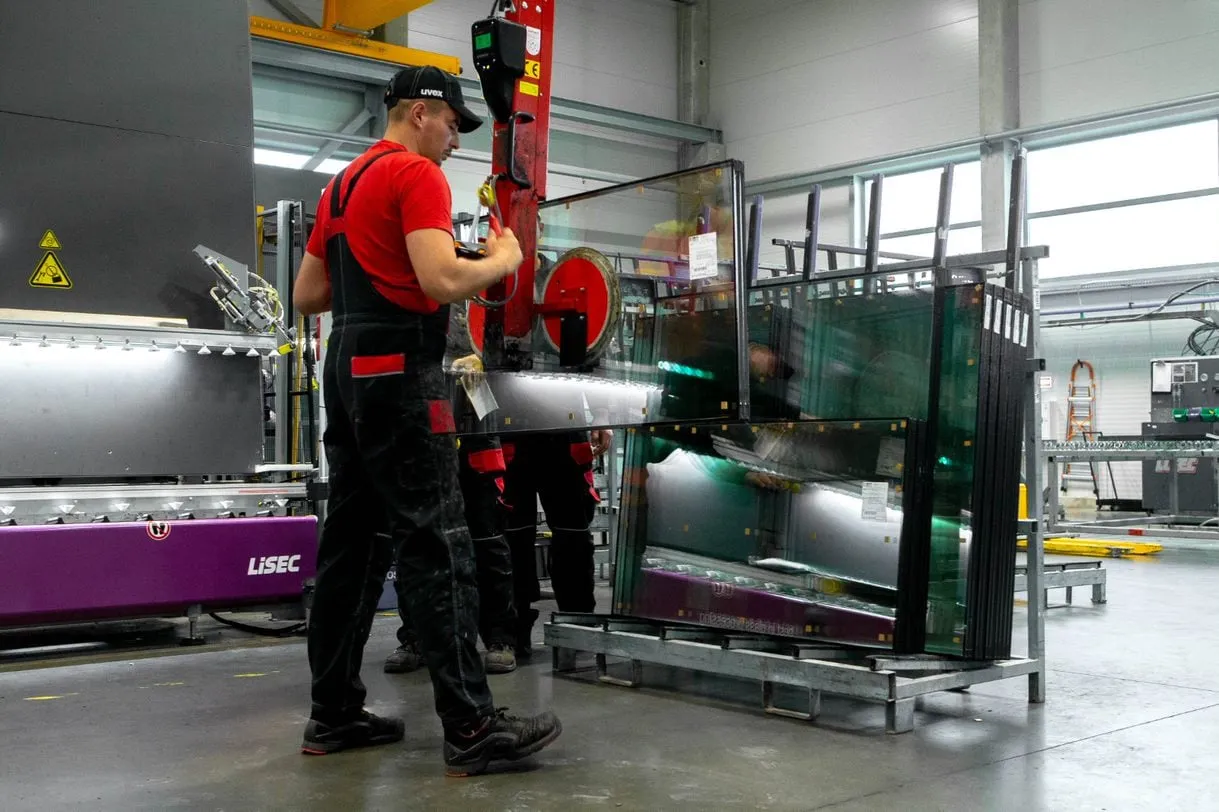 glass248552939 4514807248601748 2974855687076281576 n