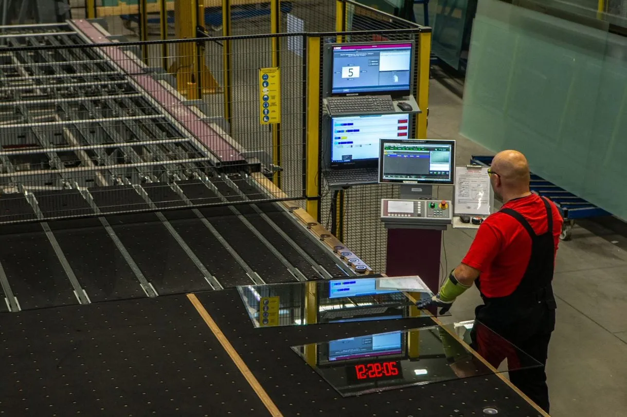 glass248804545 4514807245268415 7655677405497478892 n