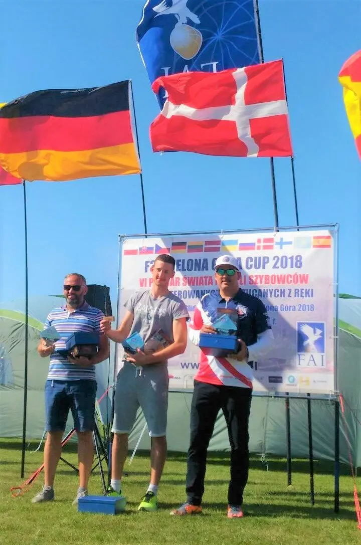 img 1262f2e57a6ff5c7ce3783ea063740f1 v