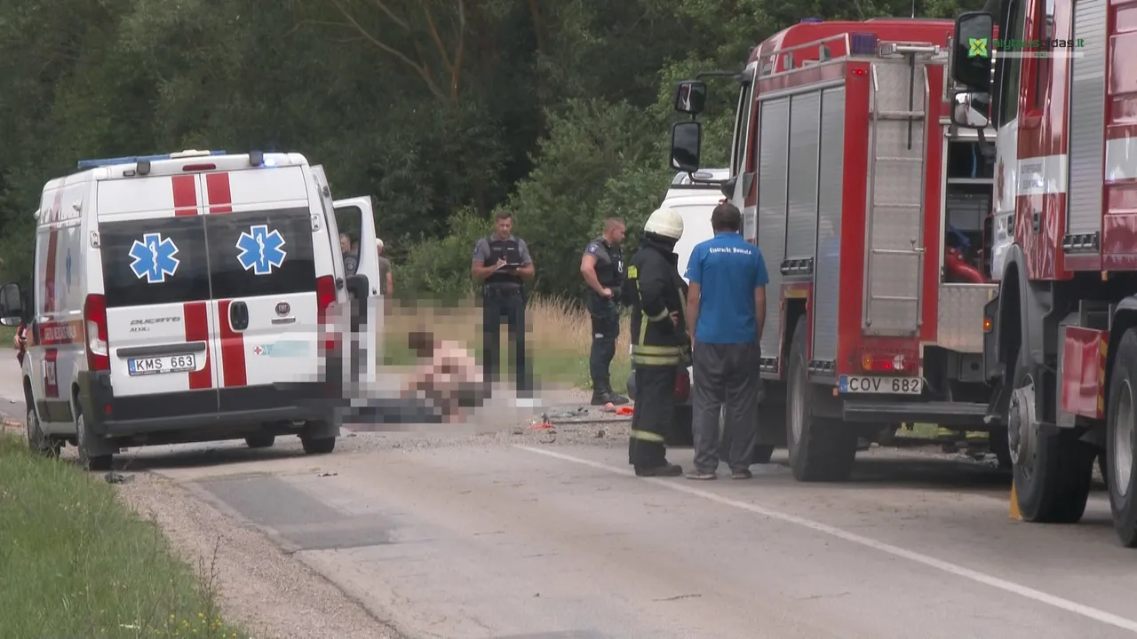 img 222300 00 19 10still002