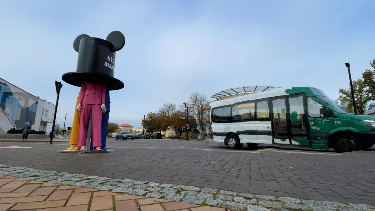 img 571700 02 36 12still008 scaled