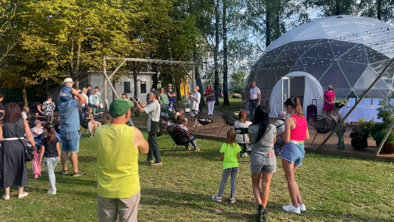 img 587700 00 48 39still004 jpg