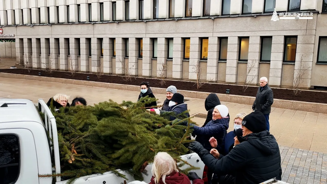 img 673600 04 18 40still011