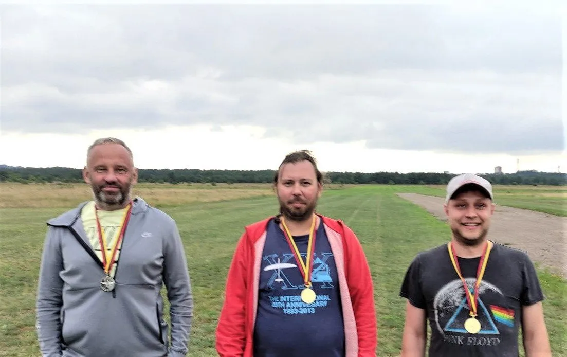 img 7545571bfbb0532ee851a0c3ba25de14 vs