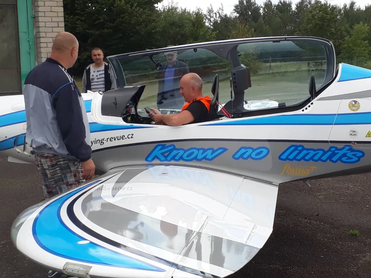 img 7f5c9e89dab4a59a6eeabf0c8e3bebc7 v jpg