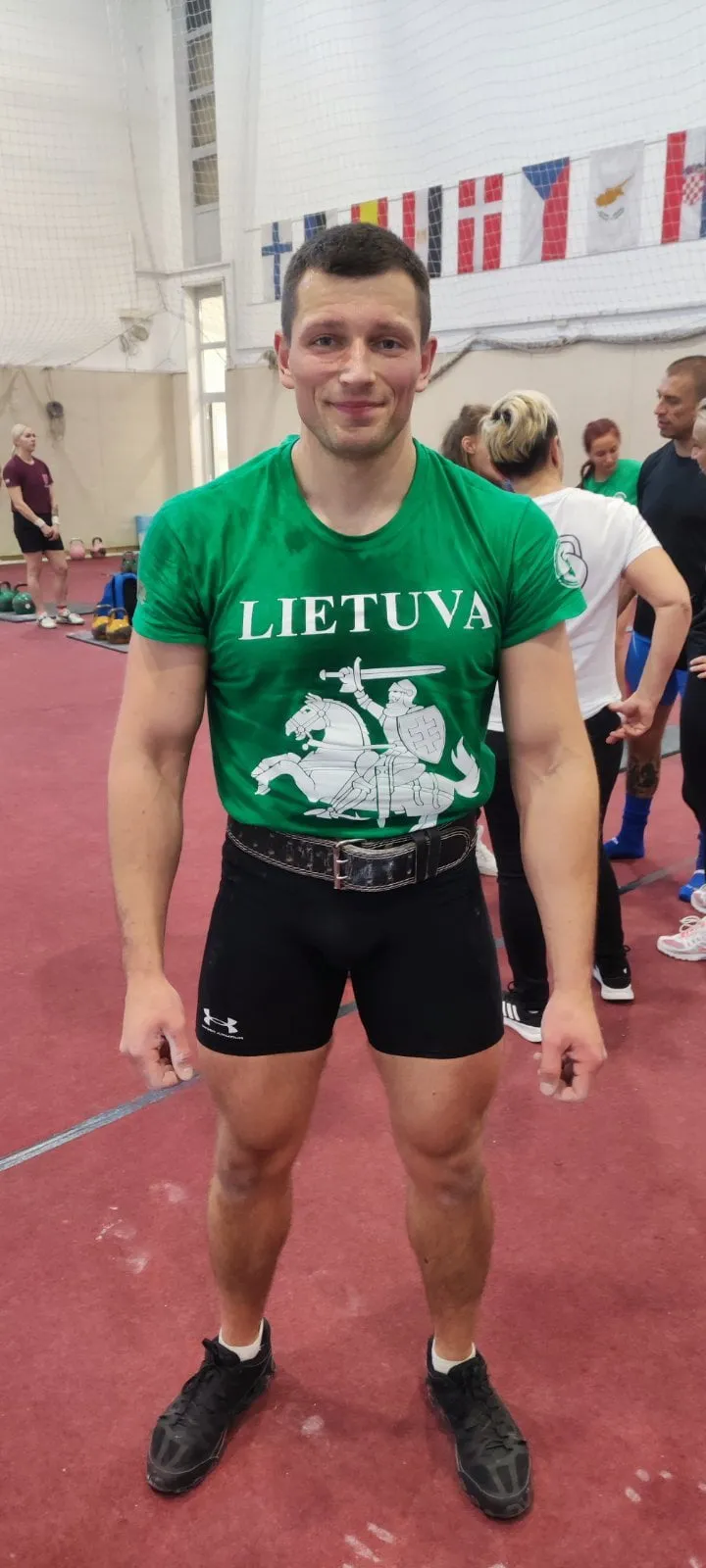 img 7fbe843ac2dbfbe79e90a9ba44958ff4 v