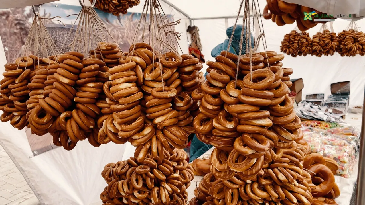 img 820200 00 30 17still025