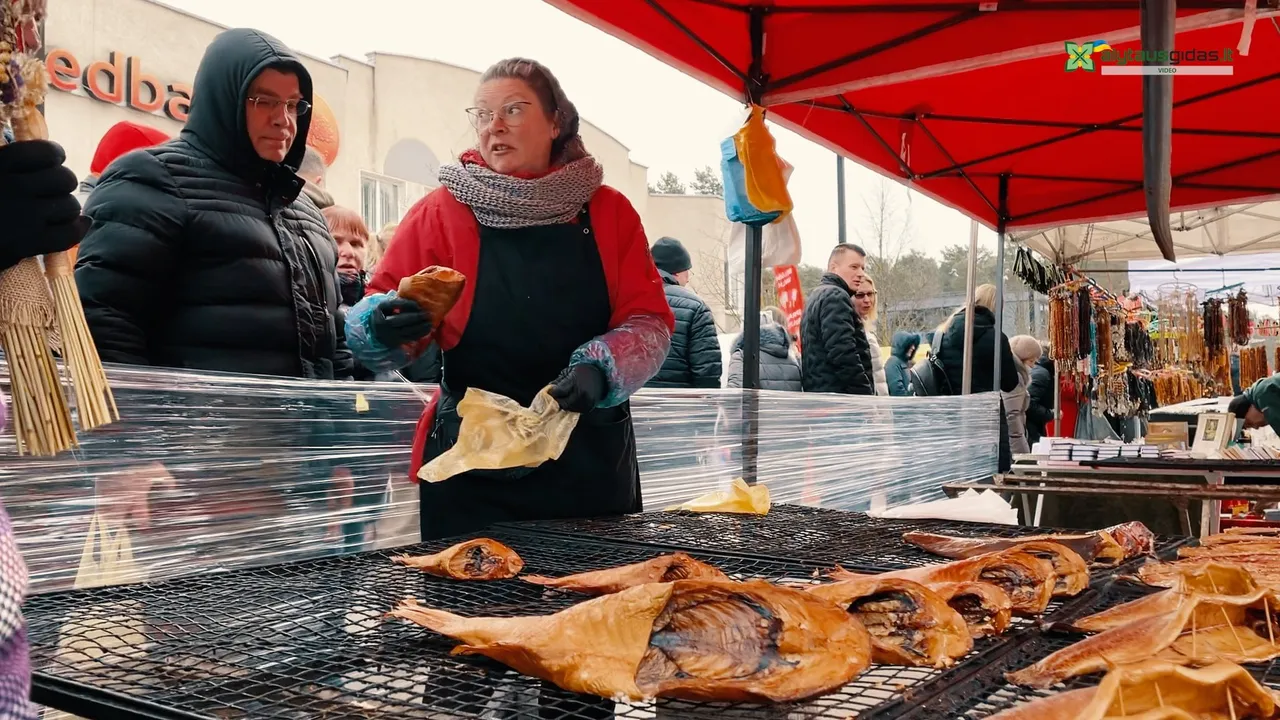 img 820200 00 56 15still027