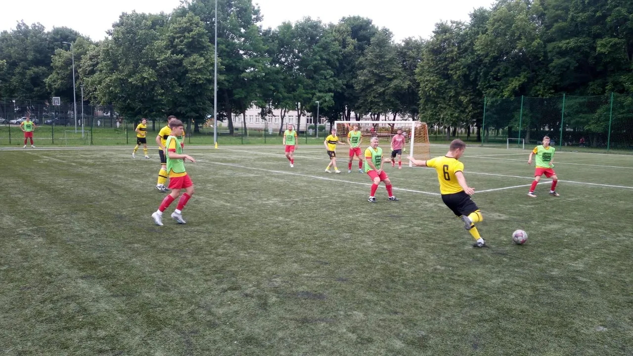 img 8dcbbb556146f858f9ef520b2f3b9c43 v