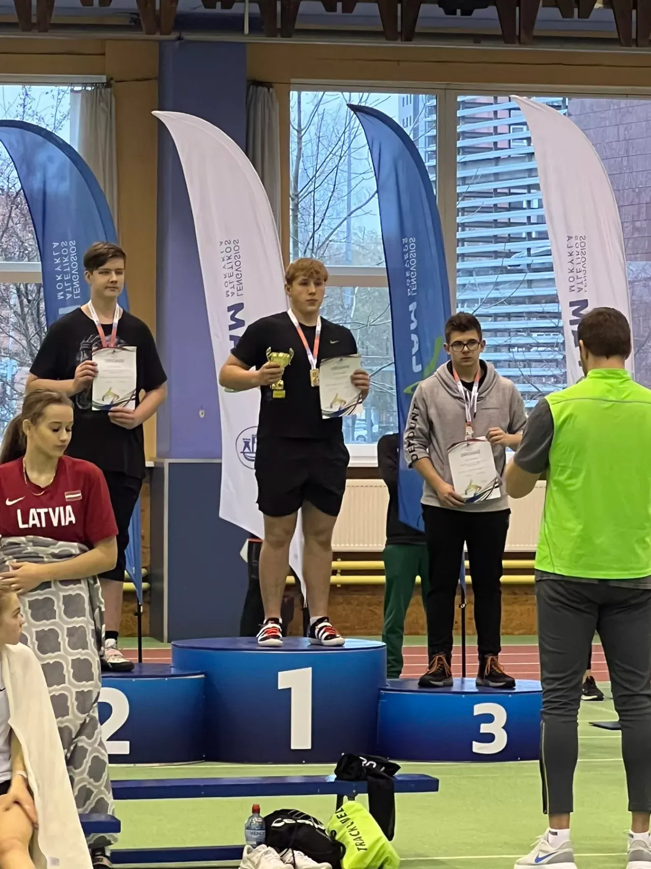 img a03729843958fbb3f30f2c6e819ab8f1 v jpg