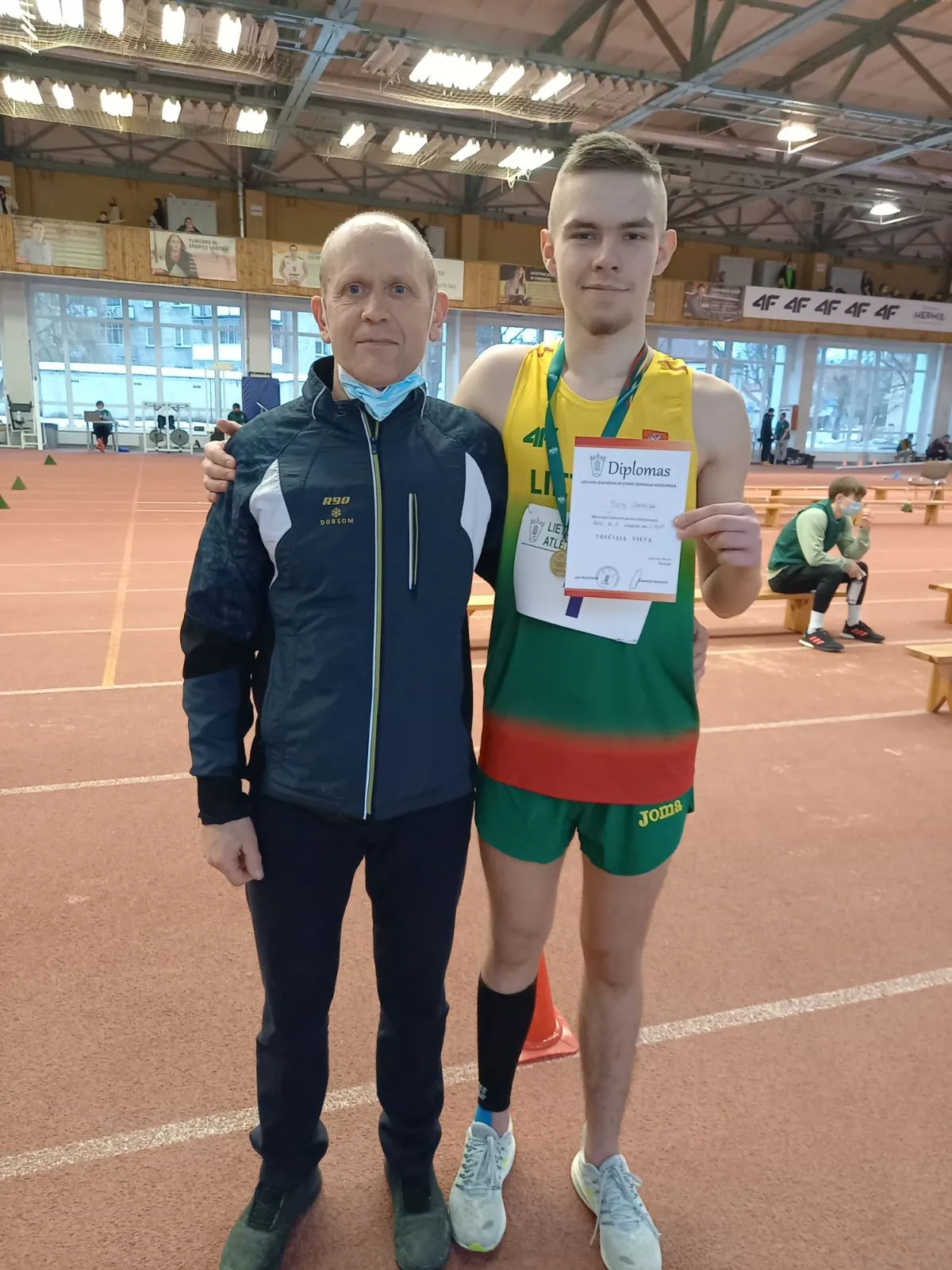 img f462fb95d6d74a8c04f147761dc05a26 v1