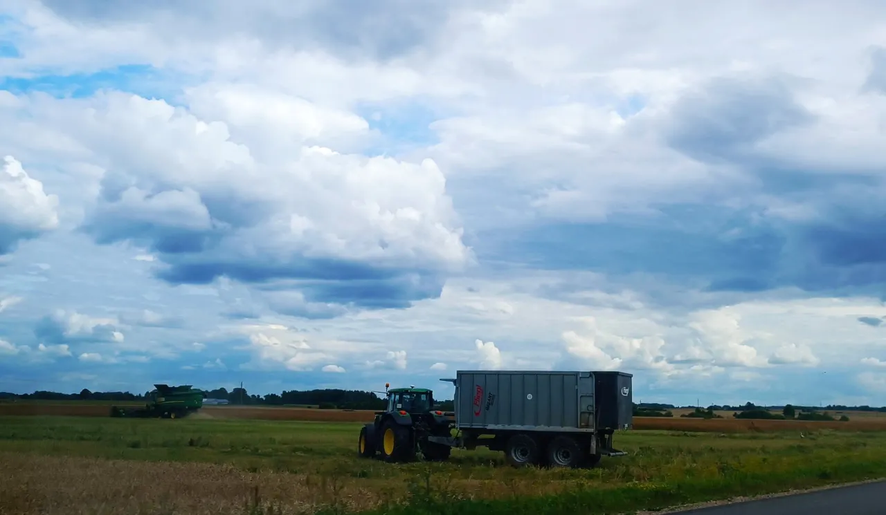 komb1692636191842 scaled