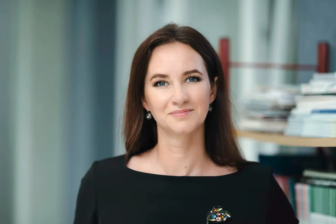 mj2 9900 edit copy small jpg