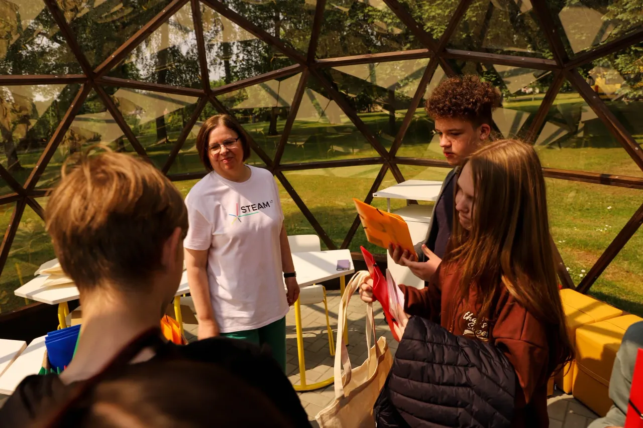 moksteam349351912 796584708406076 5730901521776507159 n jpg