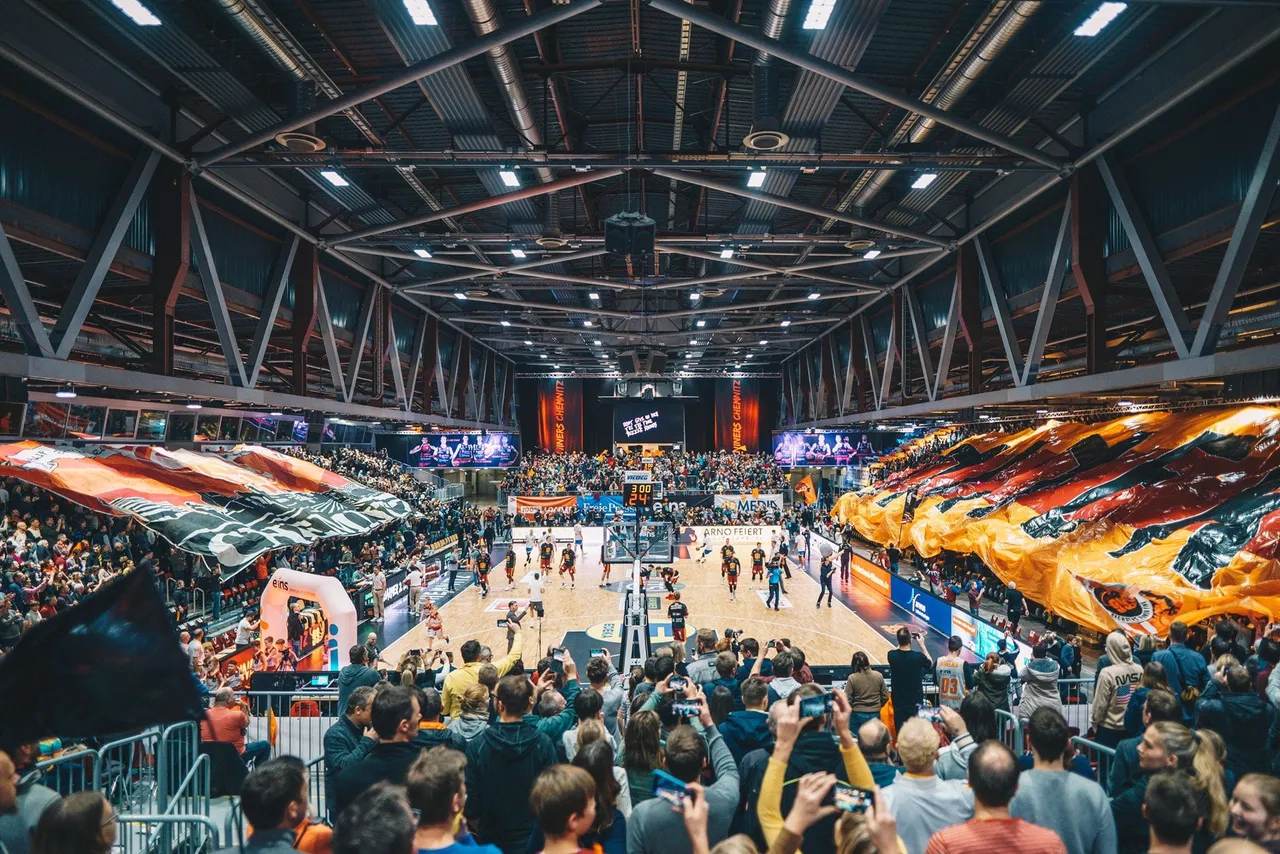 nine88346944 3077309545646836 3160923040242466816 n