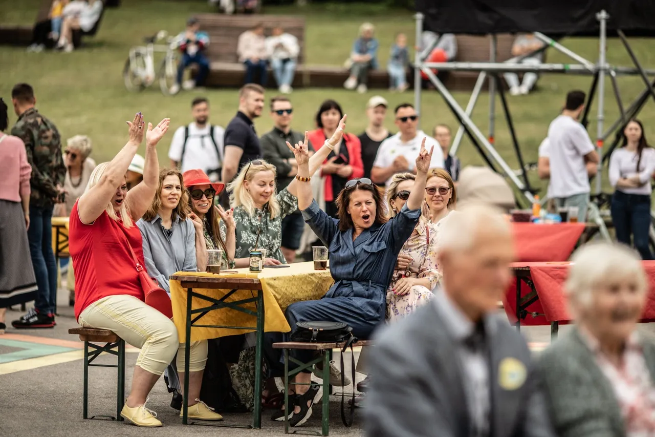 pink287751578 1365927373892266 4707574467425570490 n