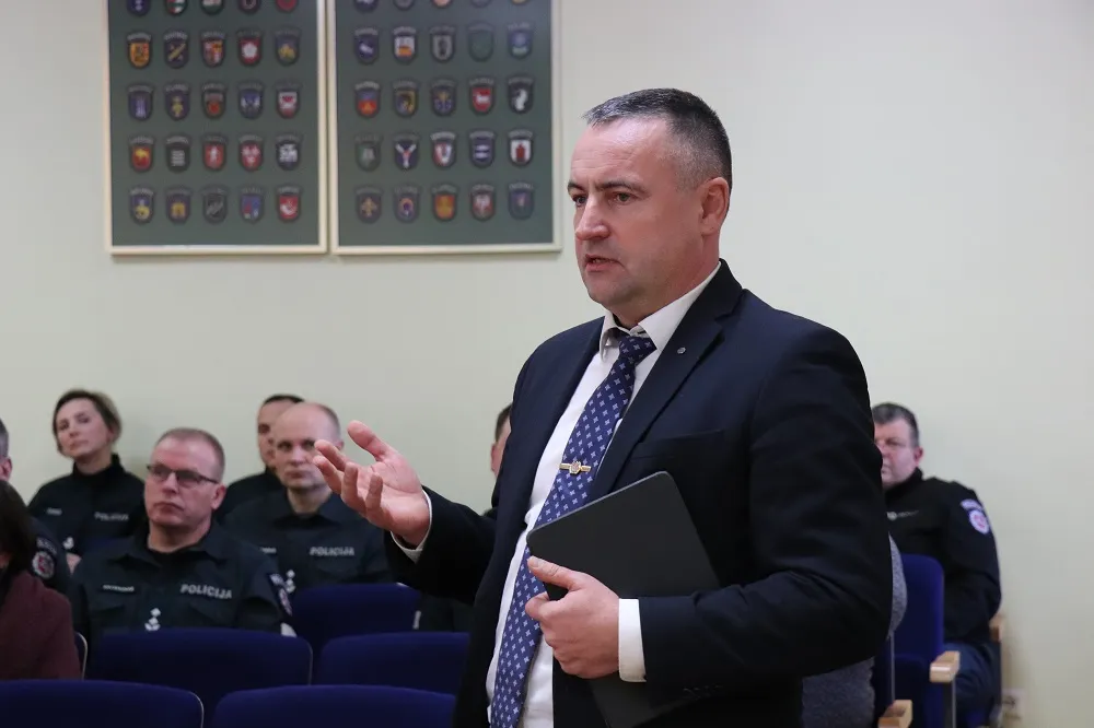 policijos generalinio komisaro renato pozelos tikinimu pokyciai daromi tam kad situacija geretu