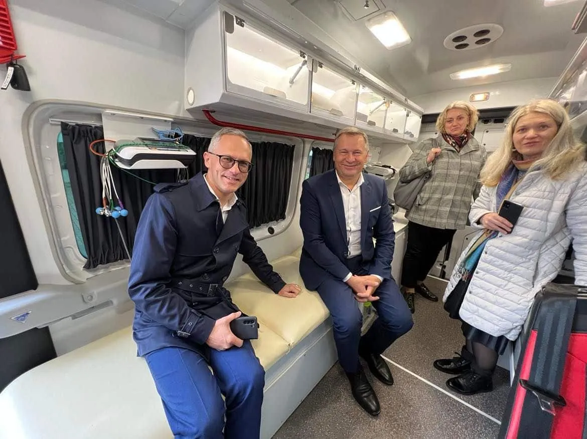 sakiu rajono savivaldybes atstovai domejosi mobiliuju ambulatoriju veikla ir ju vidaus iranga17823