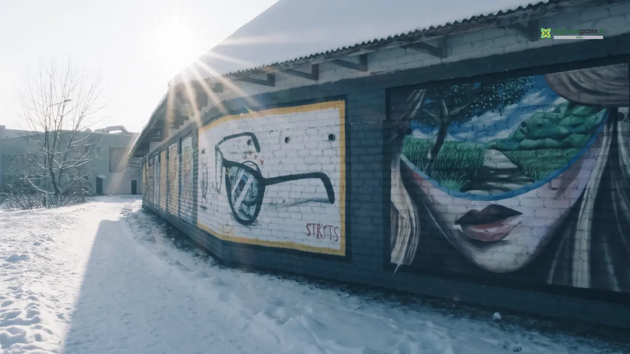 sequence 0100 01 13 06still008