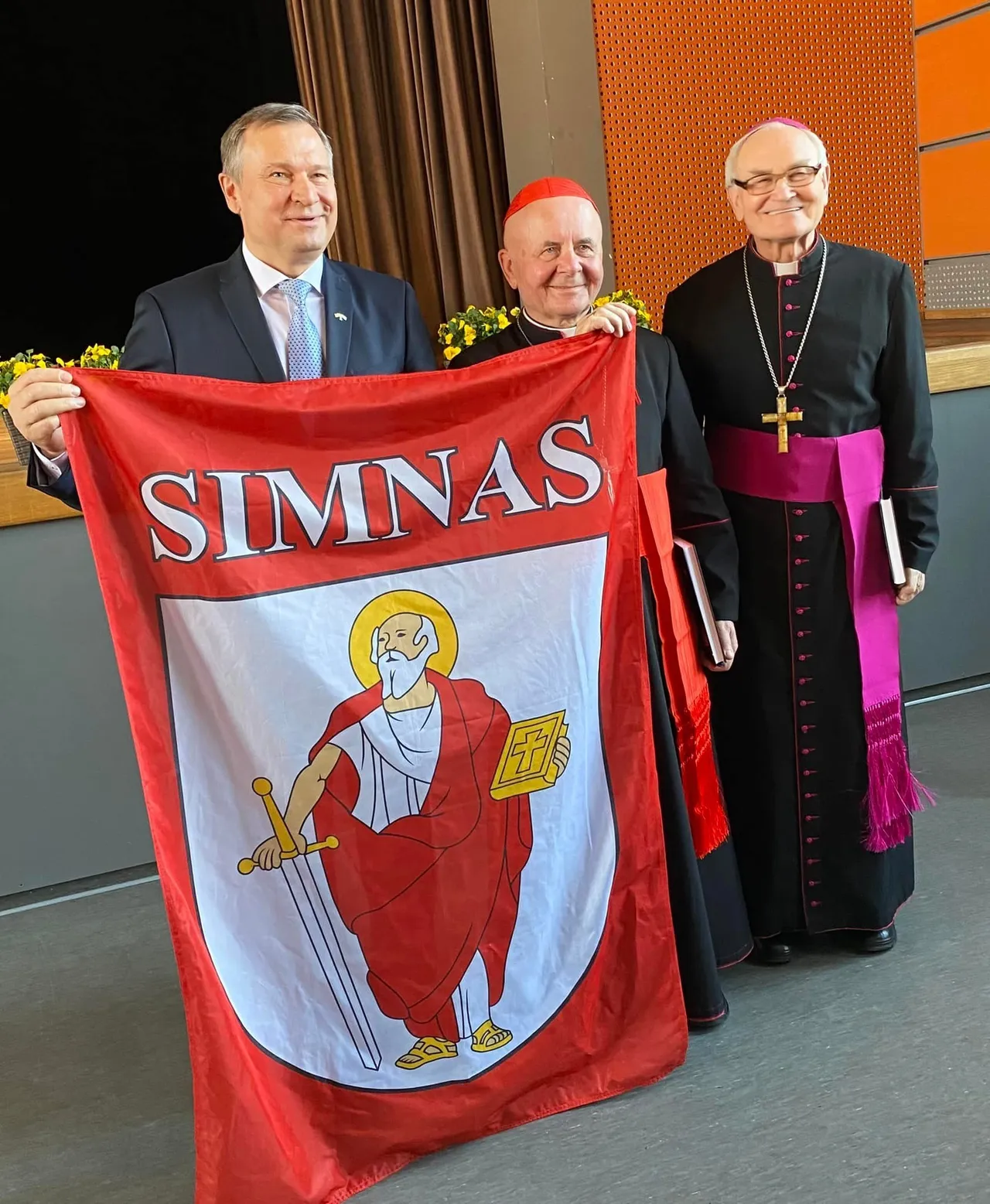 simne dirbo rajono meras algirdas vrubliauskas kardinolas sigitas tamkevicius ir panevezio vyskupas emeritas jonas kauneckas