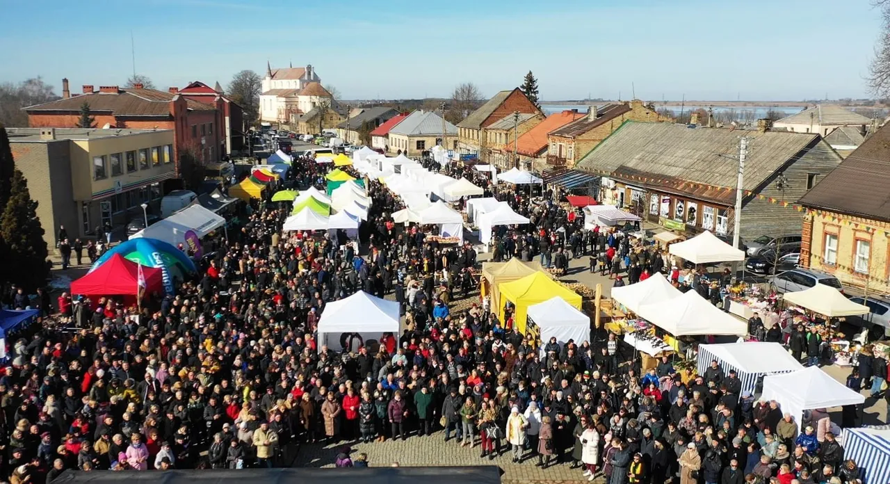 simno kermosius susaukia gausa zmoniu