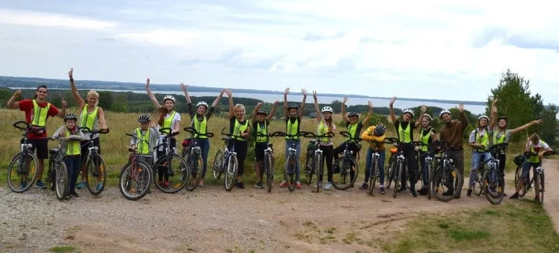 stovykloje dviraciais