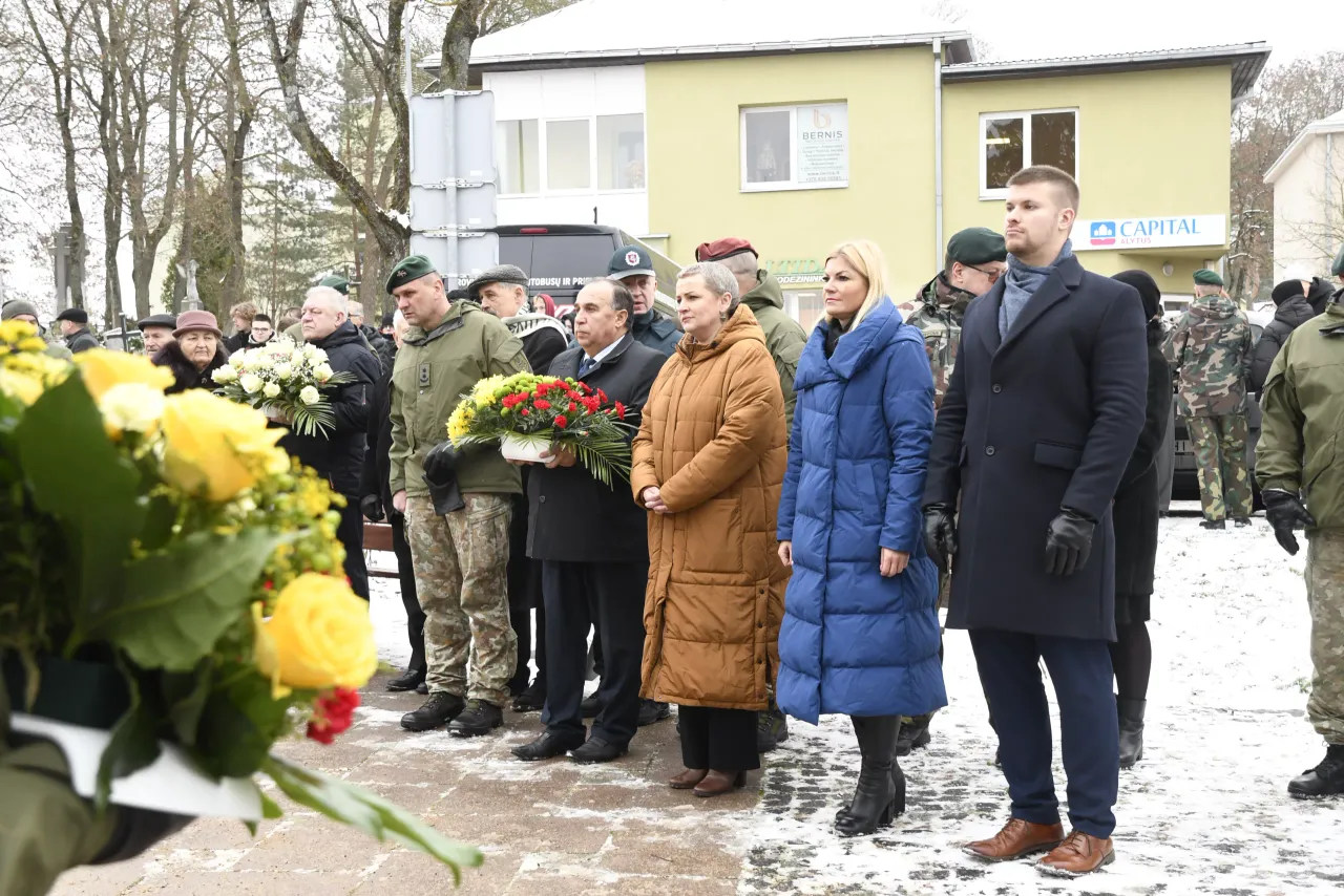 sveciai kariuomenes dienos minejime scaled