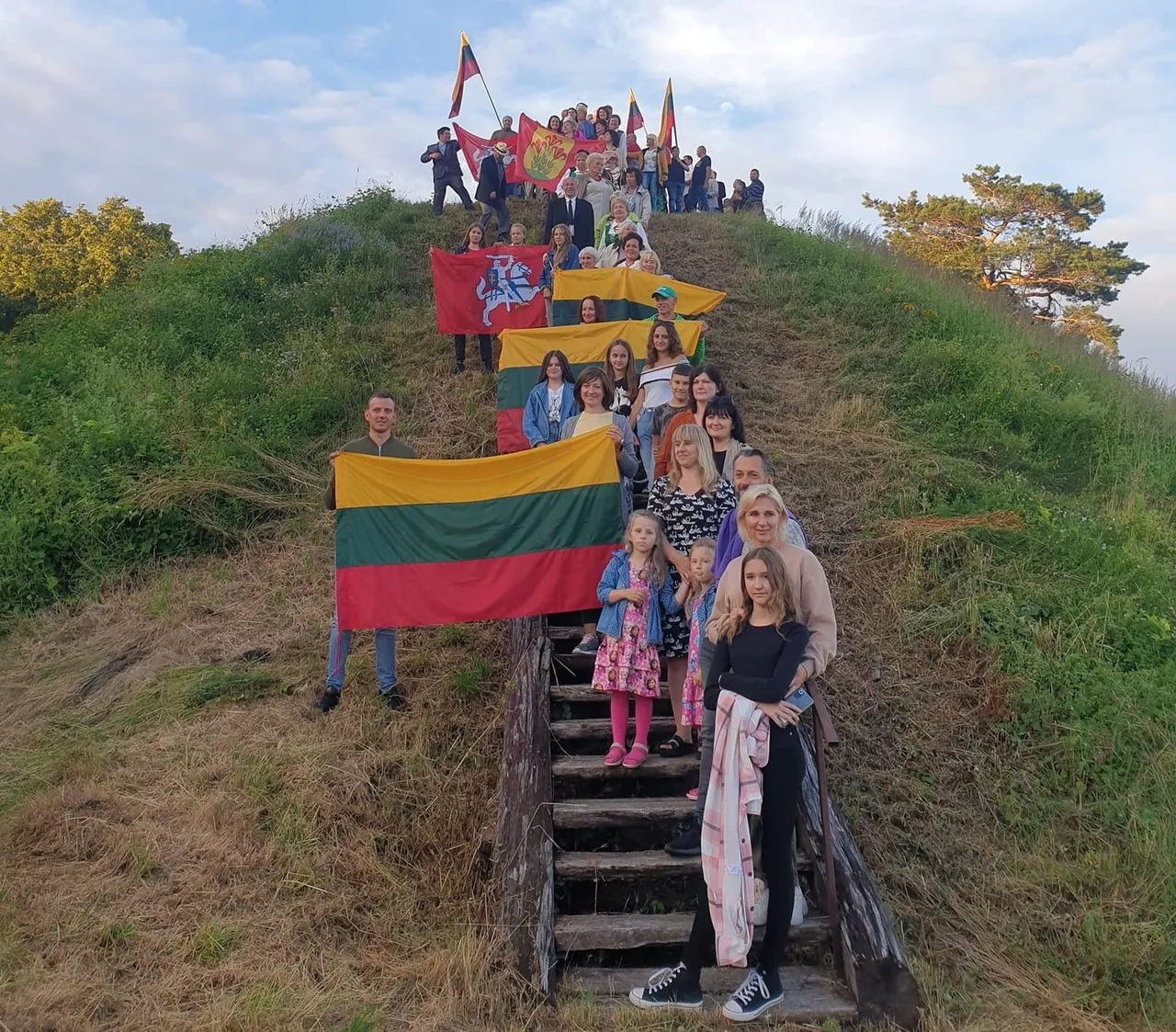 tautiskos giemes giedojimas rumbonyse