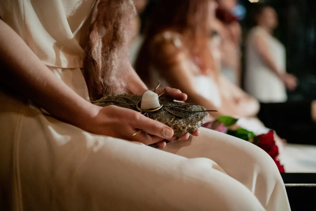 teatrakmenis andros kavaliauskaites rankose miskomote 48